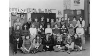 1975, Klassenfoto aus der Primarschule Leimbach (Quelle: Staatsarchiv des Kantons Zürich)