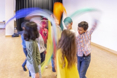 Kinder üben Rhythmen im Musikalischen Grundunterricht