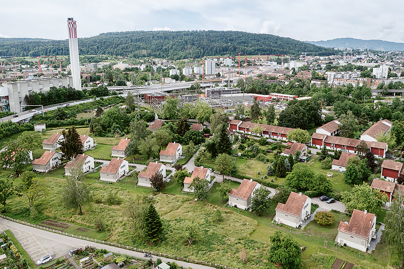 Luftaufnahme mit Blick auf die Wohnsiedlung Au.